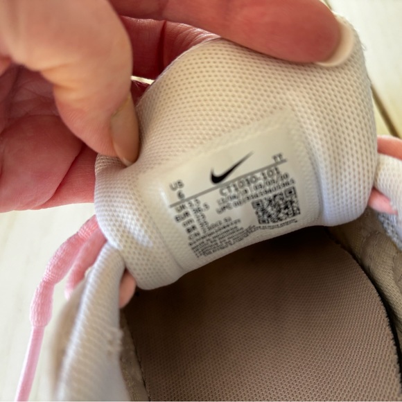 Nike Air Max pink and grey - Picture 3 of 9